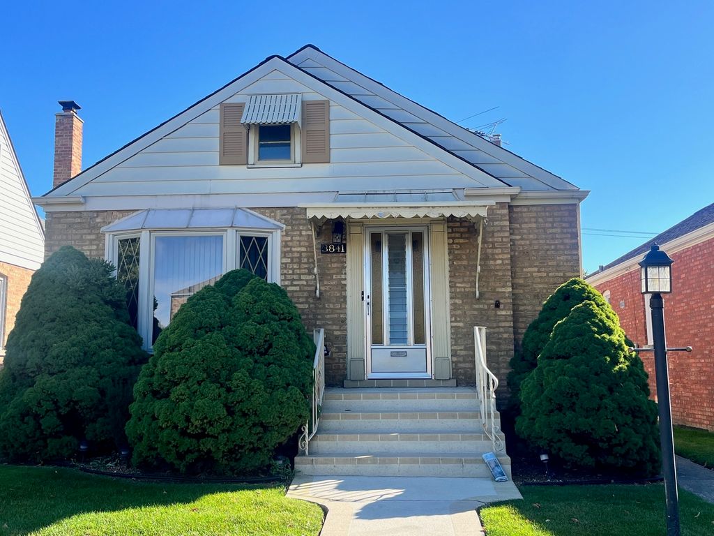 3841 N Page Avenue, Chicago, IL 60634