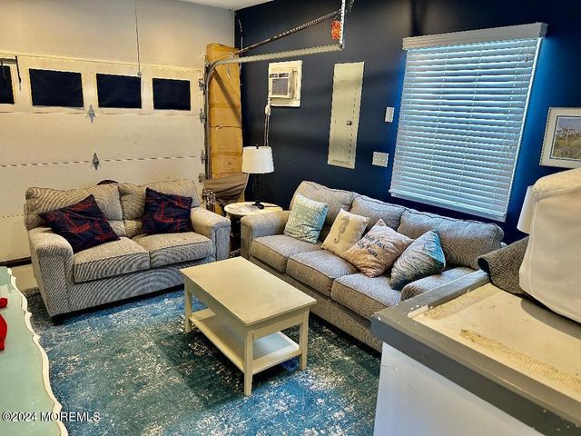 288 Periagua Lane, Mantoloking, NJ 08738