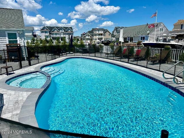 288 Periagua Lane, Mantoloking, NJ 08738