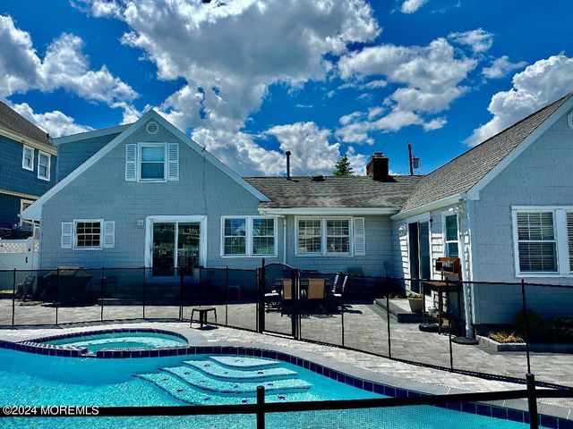 288 Periagua Lane, Mantoloking, NJ 08738