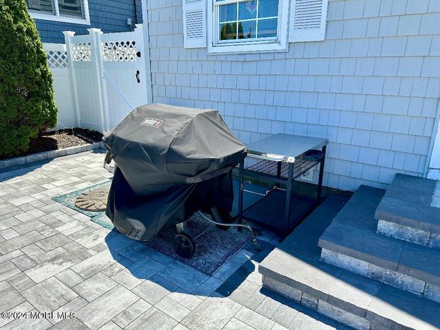 288 Periagua Lane, Mantoloking, NJ 08738