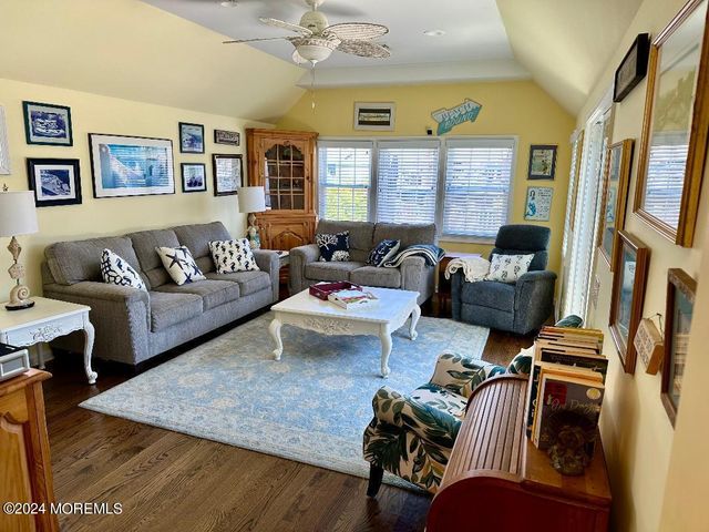 288 Periagua Lane, Mantoloking, NJ 08738