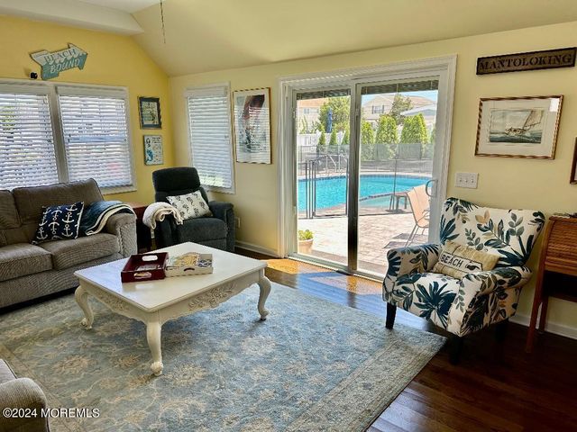 288 Periagua Lane, Mantoloking, NJ 08738