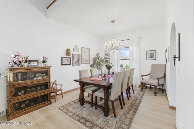 7276 Winding Brook Road, Perrysburg, OH 43551