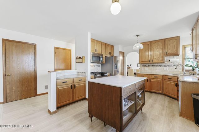 7276 Winding Brook Road, Perrysburg, OH 43551