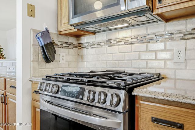 7276 Winding Brook Road, Perrysburg, OH 43551