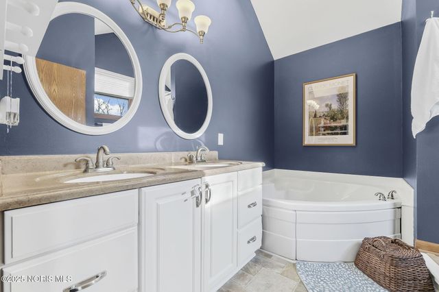 7276 Winding Brook Road, Perrysburg, OH 43551