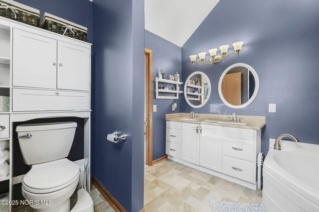 7276 Winding Brook Road, Perrysburg, OH 43551