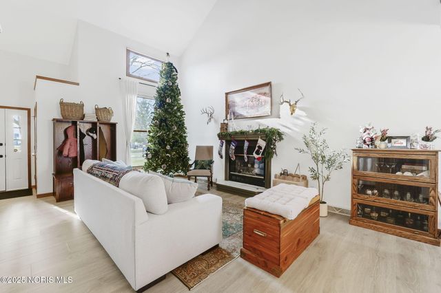 7276 Winding Brook Road, Perrysburg, OH 43551