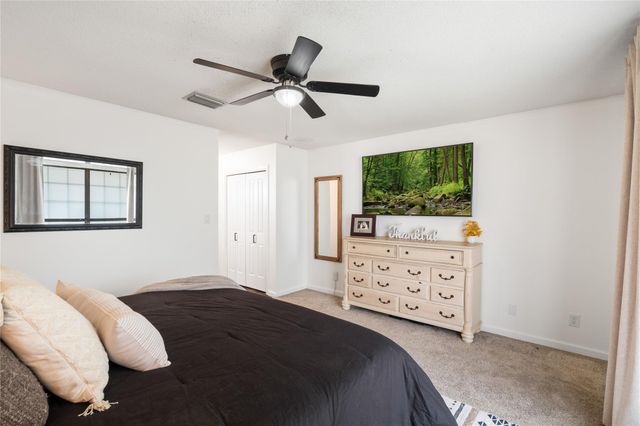 113 Suffolk Lane, Hallettsville, TX 77964
