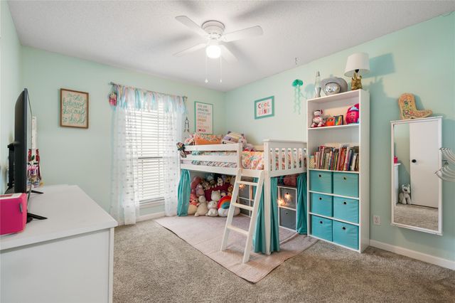 113 Suffolk Lane, Hallettsville, TX 77964