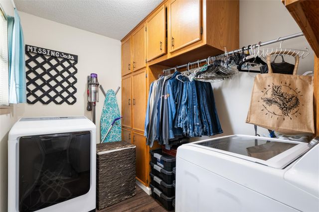 113 Suffolk Lane, Hallettsville, TX 77964