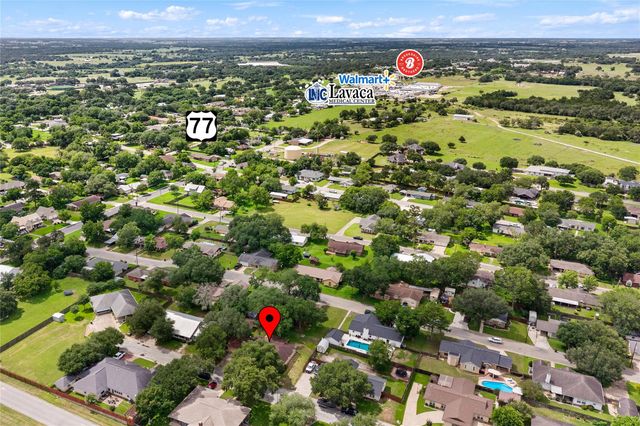 113 Suffolk Lane, Hallettsville, TX 77964