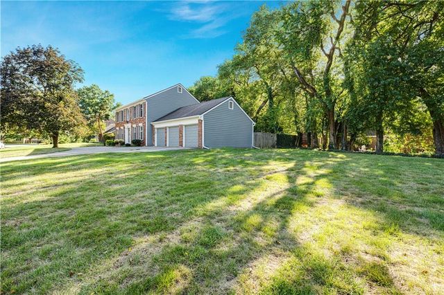 7900 Sagamore Road, Leawood, KS 66206