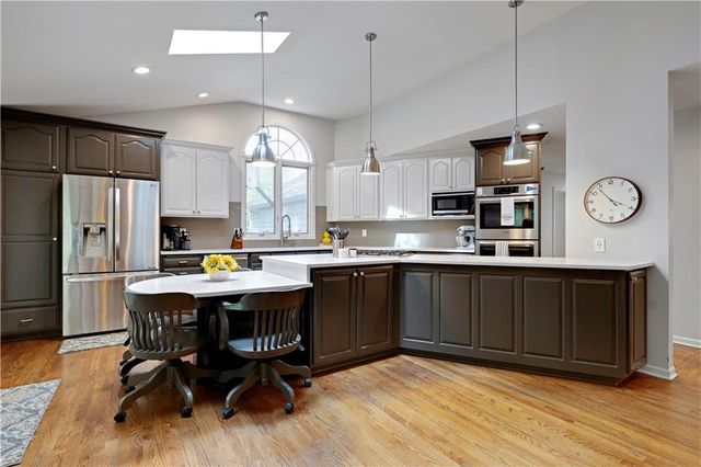 7900 Sagamore Road, Leawood, KS 66206