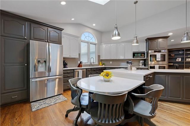 7900 Sagamore Road, Leawood, KS 66206