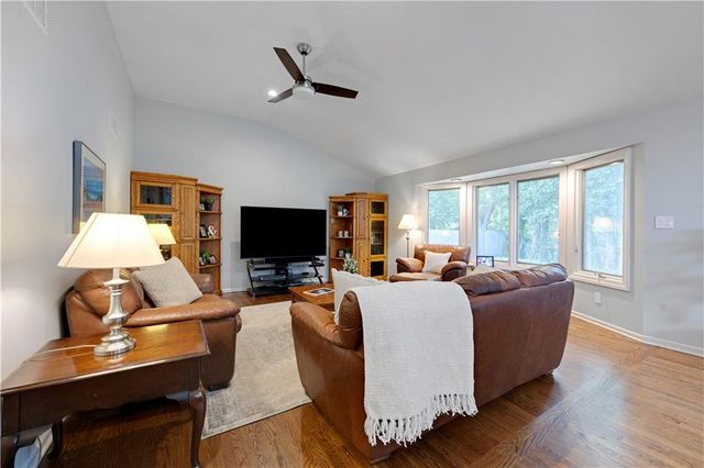 7900 Sagamore Road, Leawood, KS 66206