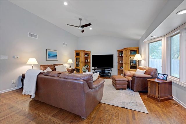 7900 Sagamore Road, Leawood, KS 66206
