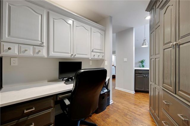 7900 Sagamore Road, Leawood, KS 66206