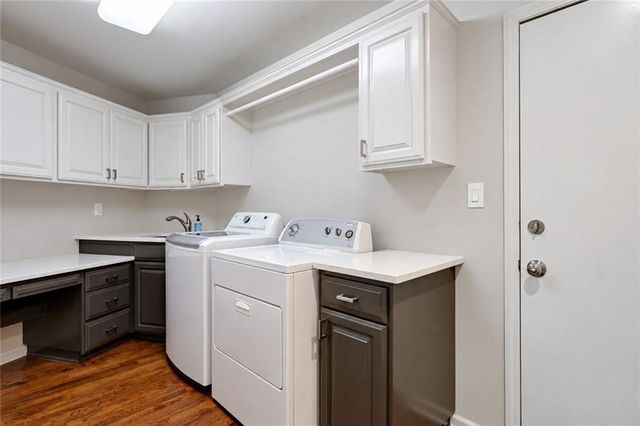 7900 Sagamore Road, Leawood, KS 66206