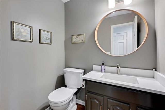7900 Sagamore Road, Leawood, KS 66206