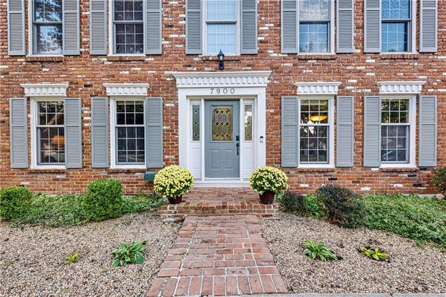 7900 Sagamore Road, Leawood, KS 66206