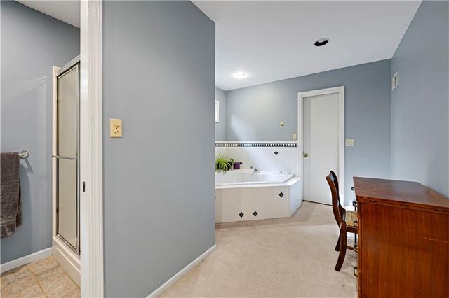7900 Sagamore Road, Leawood, KS 66206