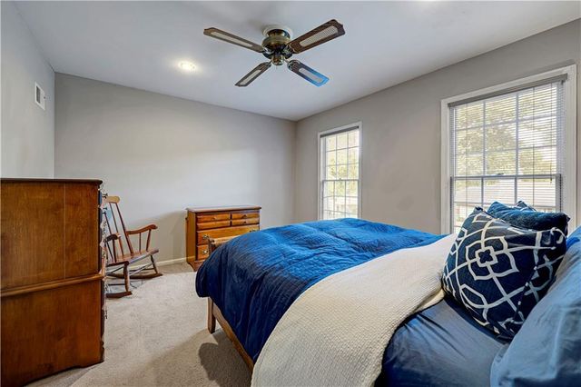 7900 Sagamore Road, Leawood, KS 66206