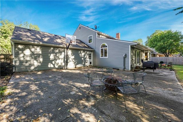 7900 Sagamore Road, Leawood, KS 66206