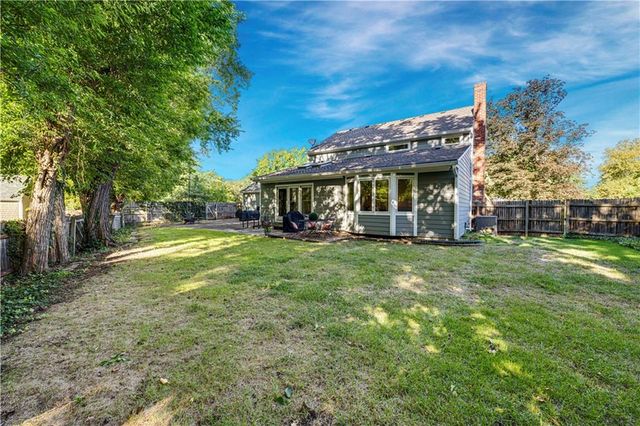 7900 Sagamore Road, Leawood, KS 66206