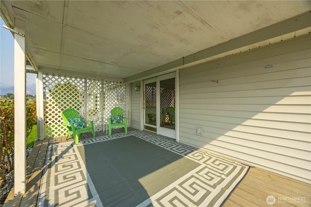 744 Wapato Lake Road, Manson, WA 98831