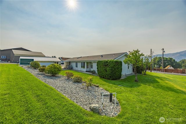 744 Wapato Lake Road, Manson, WA 98831