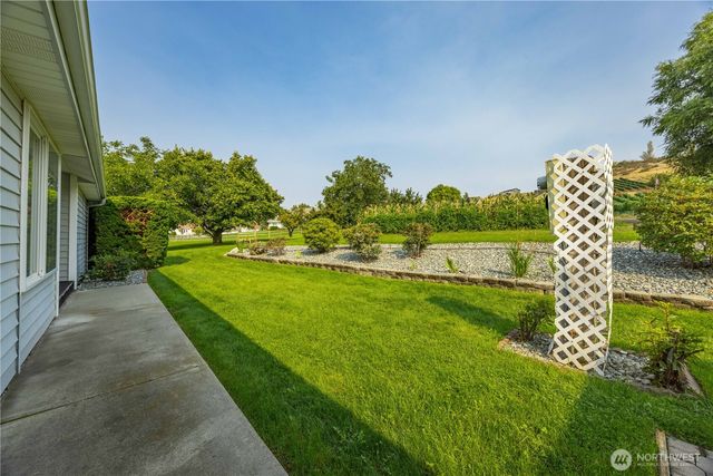 744 Wapato Lake Road, Manson, WA 98831