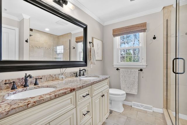 118 Blueberry Hill Rd, Longmeadow, MA 01106