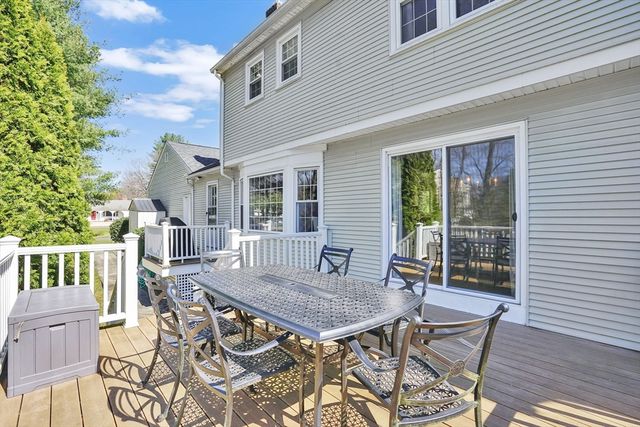 118 Blueberry Hill Rd, Longmeadow, MA 01106