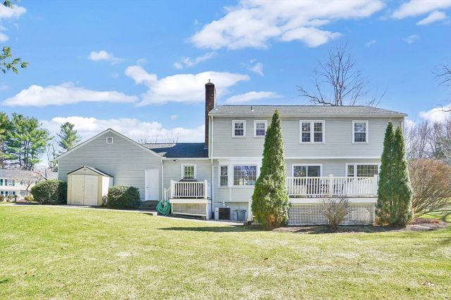 118 Blueberry Hill Rd, Longmeadow, MA 01106