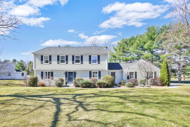 118 Blueberry Hill Rd, Longmeadow, MA 01106