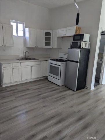 643 E Broadway, Long Beach, CA 90802