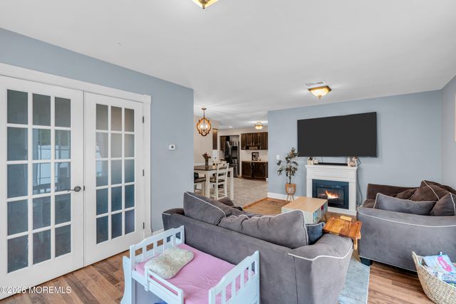 4 W Pier, Brick, NJ 08723