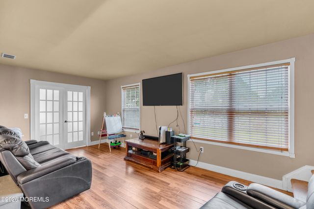 4 W Pier, Brick, NJ 08723