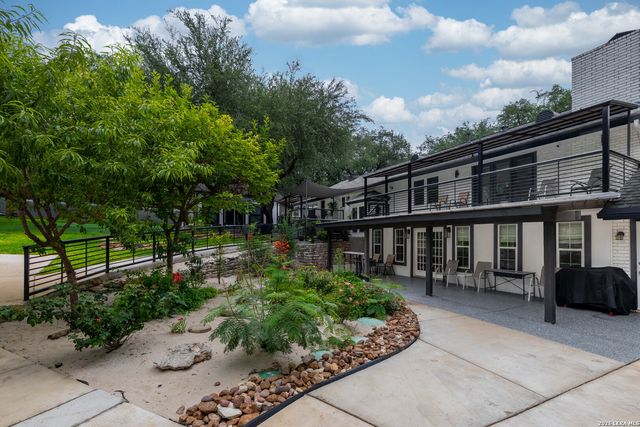 9263 Cinchona Trl, Garden Ridge, TX 78266
