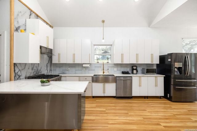 9263 Cinchona Trl, Garden Ridge, TX 78266