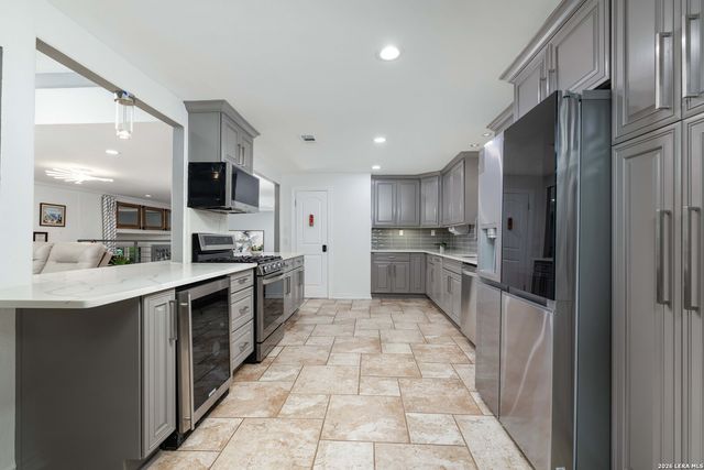 9263 Cinchona Trl, Garden Ridge, TX 78266