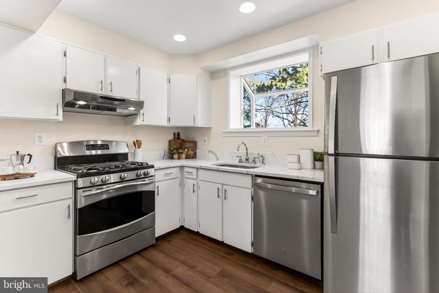 3827 KELLER AVE, Alexandria, VA 22302