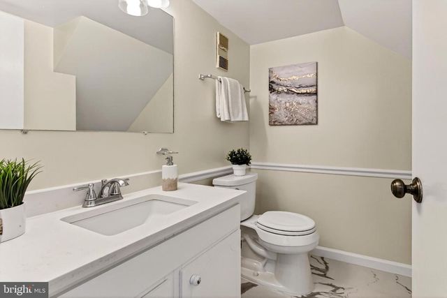 3827 KELLER AVE, Alexandria, VA 22302