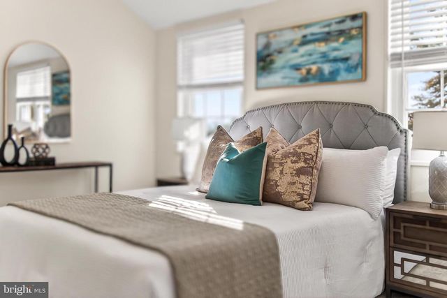 3827 KELLER AVE, Alexandria, VA 22302