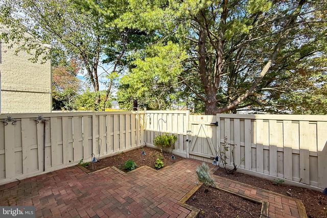 3827 KELLER AVE, Alexandria, VA 22302