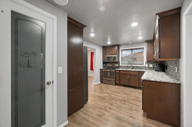 436 E BRIAR LANE, Green Bay, WI 54301