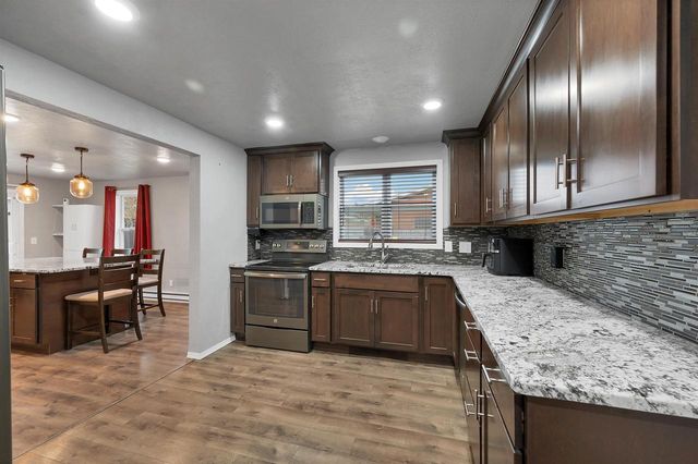 436 E BRIAR LANE, Green Bay, WI 54301