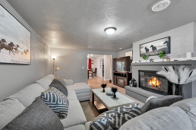 436 E BRIAR LANE, Green Bay, WI 54301